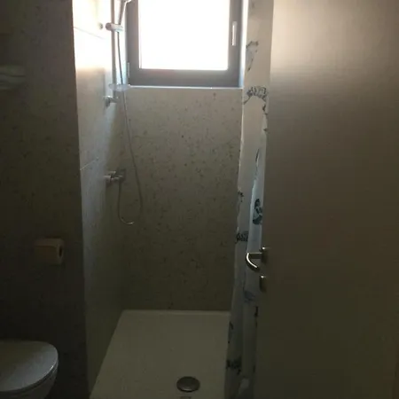 Apartman Lovely With Patio Near The Sea *