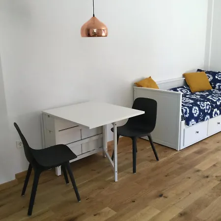 Apartmán Lovely With Patio Near The Sea *