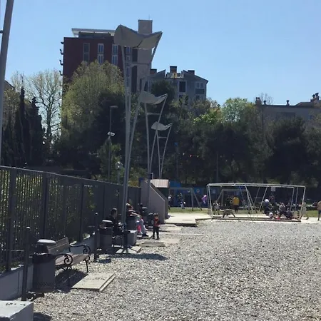 Lovely With Patio Near The Sea *