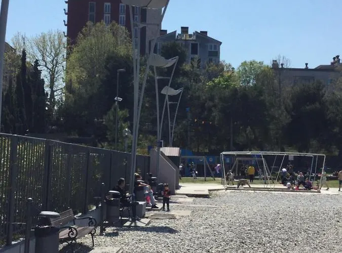 Lovely With Patio Near The Sea *